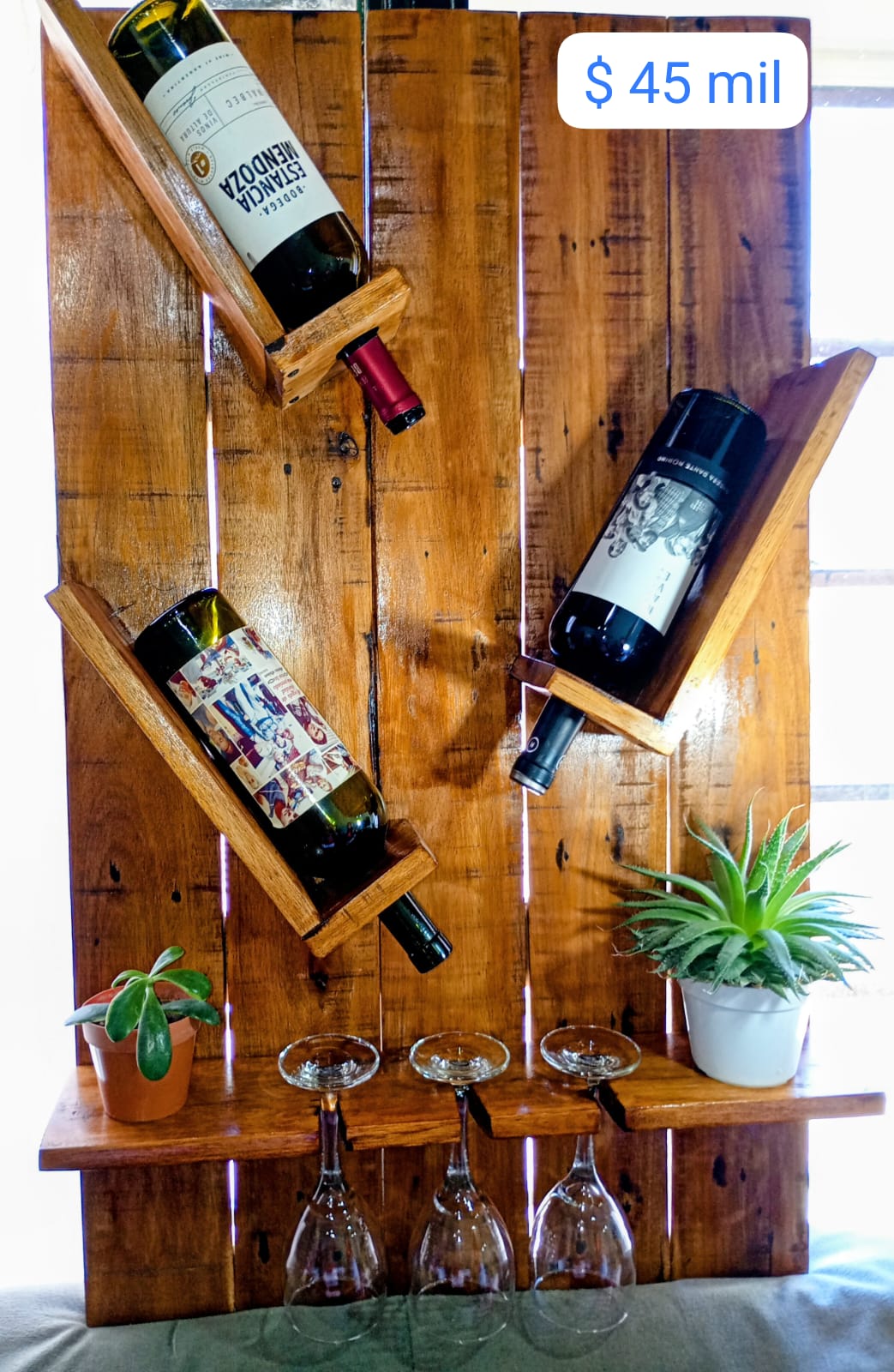 Cava de Vinos con Soporte de Copas