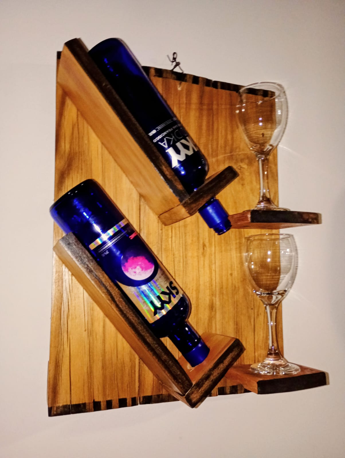 Botellero de Pared con Copas